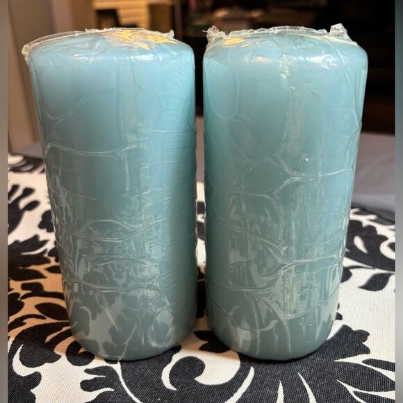 2 NEW Mainstays Home Cucumber Melon Scented 6” Pillar Candles - Picture 2 of 4